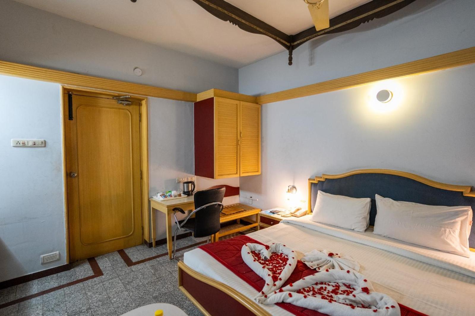 Sree Bharani Hotels Tirunelveli Exterior foto