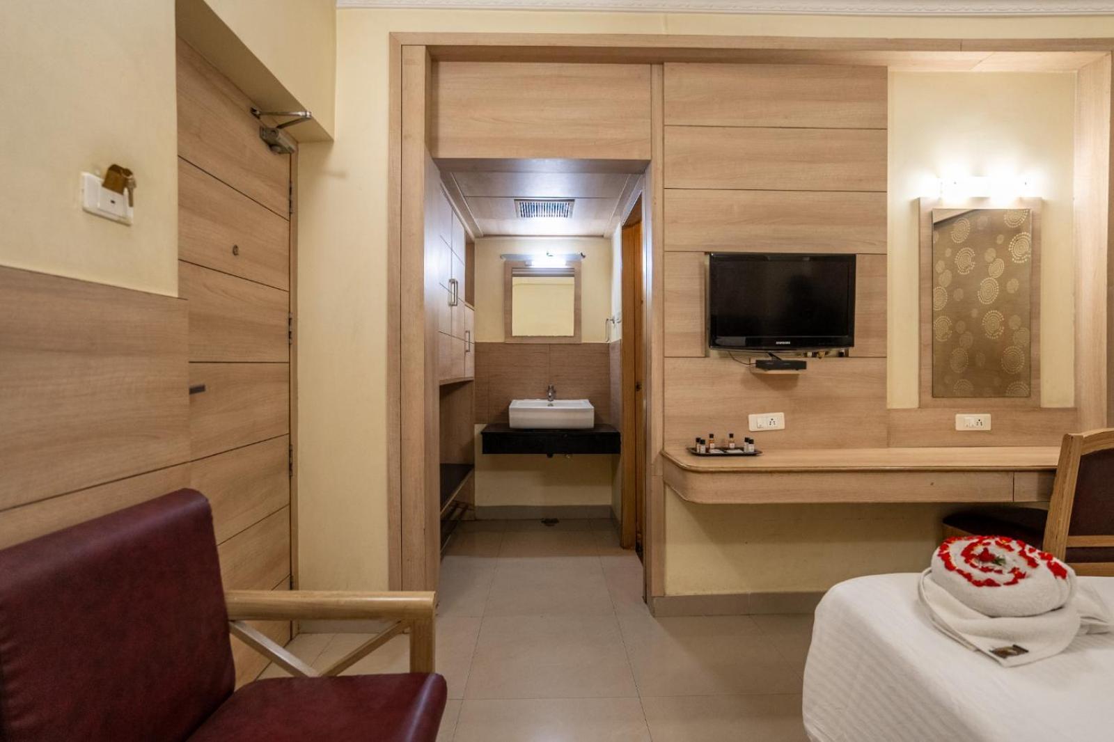 Sree Bharani Hotels Tirunelveli Exterior foto
